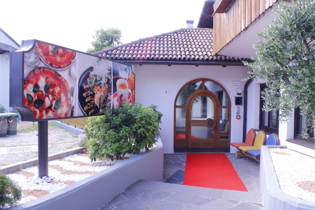 Zur Muehle Hotel Ora / Auer Exterior foto